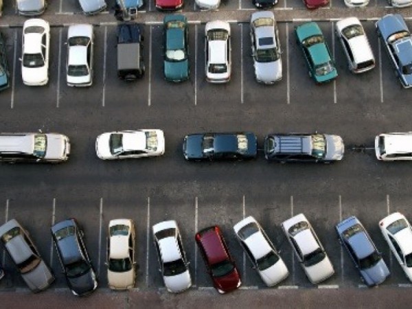 O parkovaní, daniach a poplatkoch