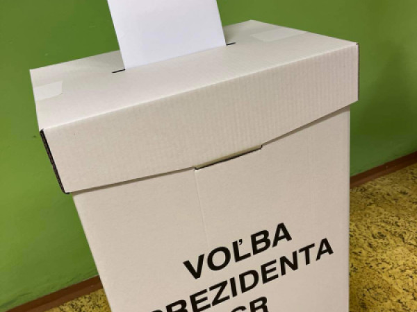 Prvé kolo volieb v Senici: Kvôli kolapsu predĺžené moratórium i čas uzavretia volebnej miestnosti